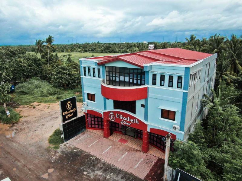 overhead wide shot of elizabeth hotel